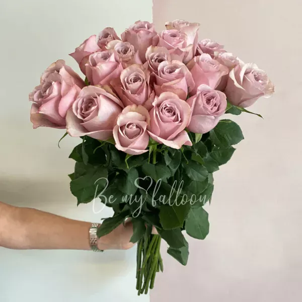 20 Lavender Colored Premium Roses