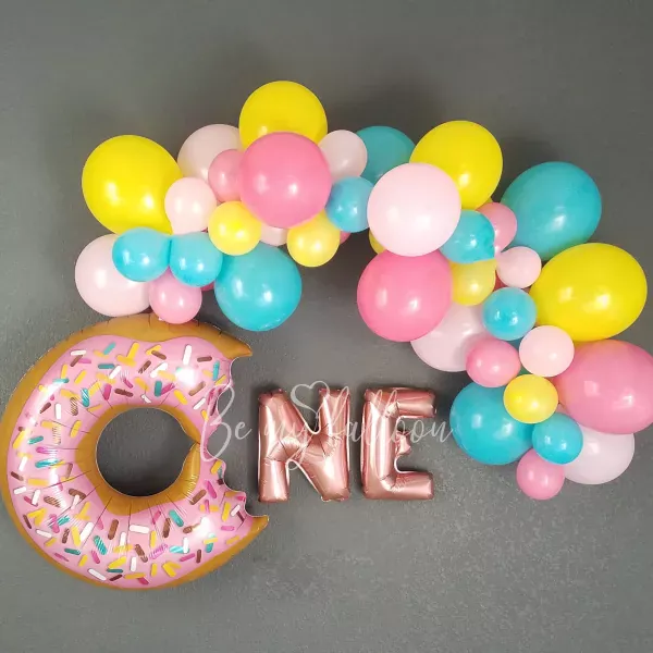 Donut balloon garland composition